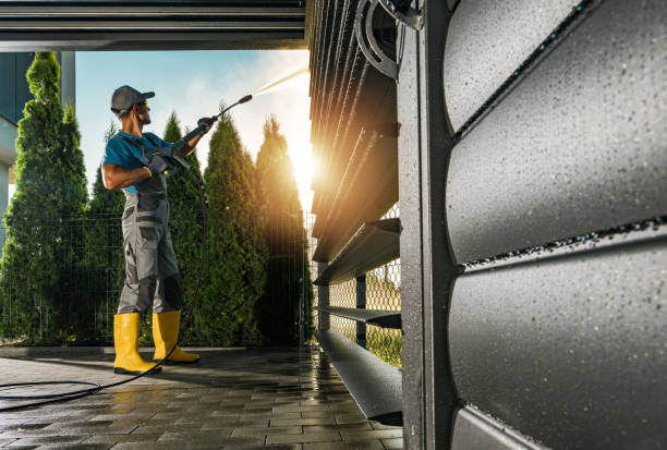 Best Pool Deck Cleaning  in Weed, CA